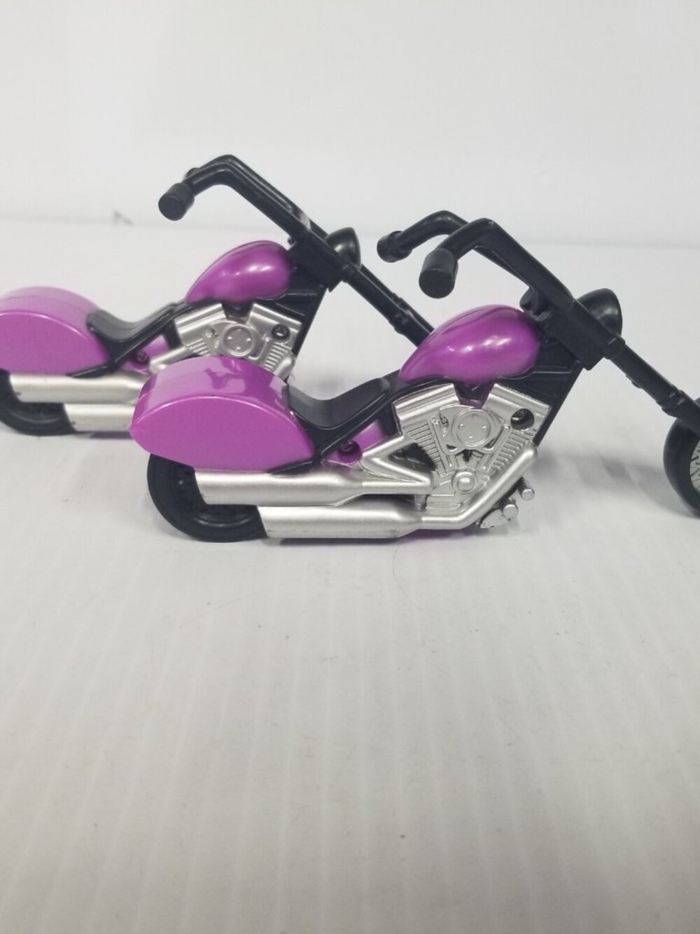 💚3/$15 2007 Sonic W.P. Choppers-Grape Hangers- Toy Motorcycle 2 Each 6 inch